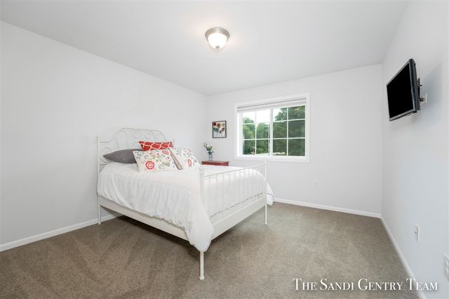 568 N River Hills Drive, Newaygo, MI 49337