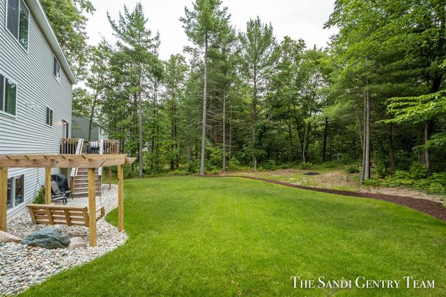 568 N River Hills Drive, Newaygo, MI 49337