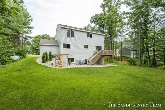 568 N River Hills Drive, Newaygo, MI 49337