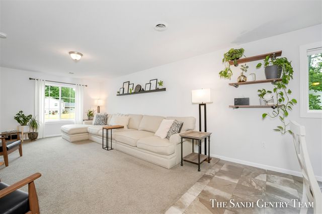 568 N River Hills Drive, Newaygo, MI 49337