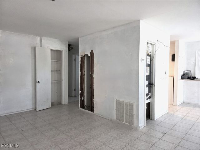 190 Jefferson ST, Fort Myers Beach, FL 33931