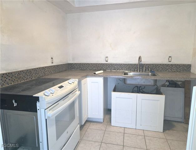 190 Jefferson ST, Fort Myers Beach, FL 33931