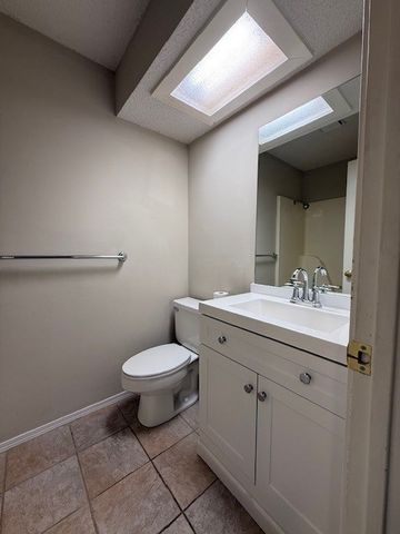 802 N 37th Street, Rogers, AR 72756