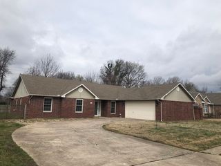 802 N 37th Street, Rogers, AR 72756
