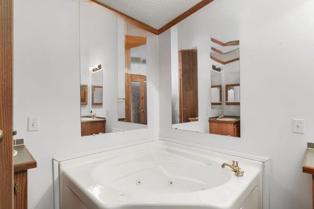 173 Sunset Circle, Wisconsin Dells, WI 53965