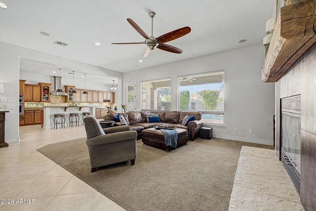 1242 E CANARY Drive, Gilbert, AZ 85297