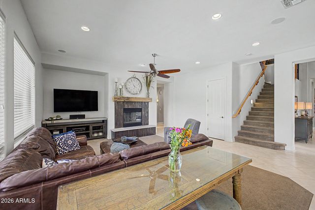 1242 E CANARY Drive, Gilbert, AZ 85297