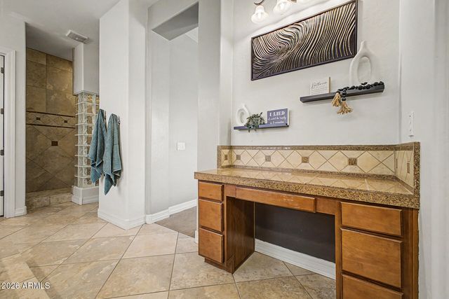 1242 E CANARY Drive, Gilbert, AZ 85297