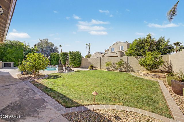 1242 E CANARY Drive, Gilbert, AZ 85297