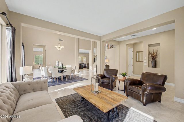 1242 E CANARY Drive, Gilbert, AZ 85297