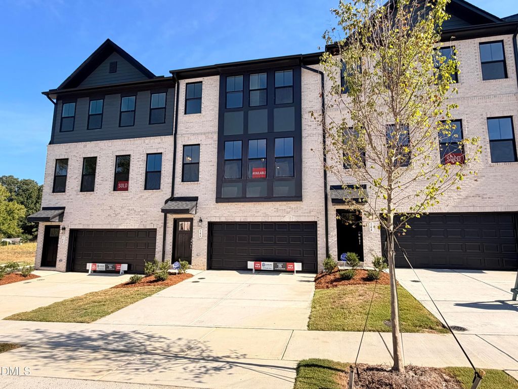 146 Midtown Rows Way, Fuquay Varina, NC 27526