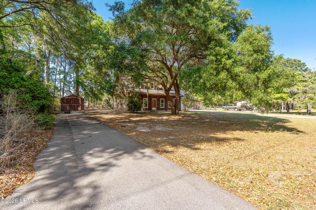 54 Brickyard Point Road, Beaufort, SC 29907
