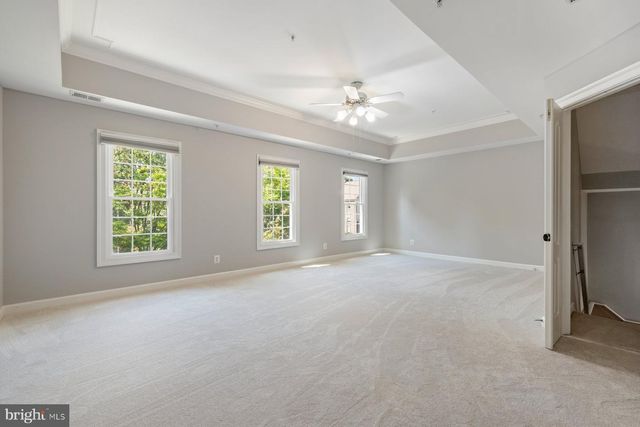 9534 LAGERSFIELD CIR, Vienna, VA 22181