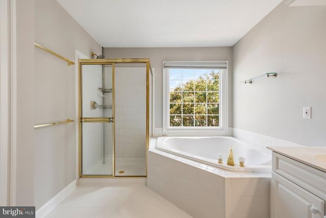 9534 LAGERSFIELD CIR, Vienna, VA 22181