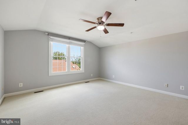 9534 LAGERSFIELD CIR, Vienna, VA 22181