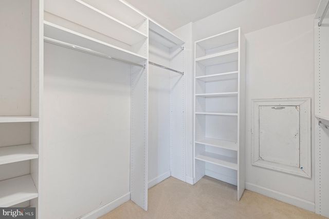 9534 LAGERSFIELD CIR, Vienna, VA 22181