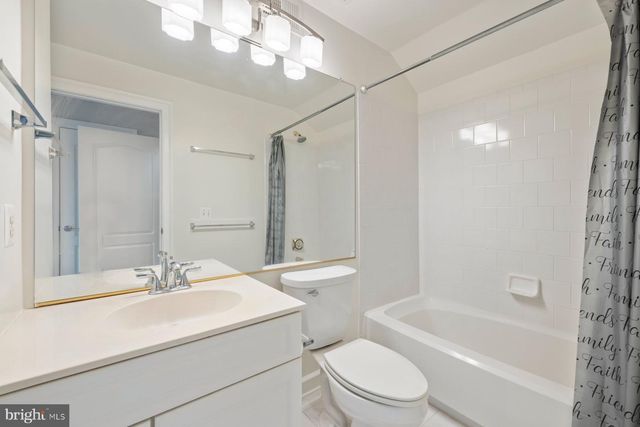 9534 LAGERSFIELD CIR, Vienna, VA 22181