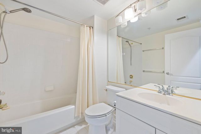9534 LAGERSFIELD CIR, Vienna, VA 22181