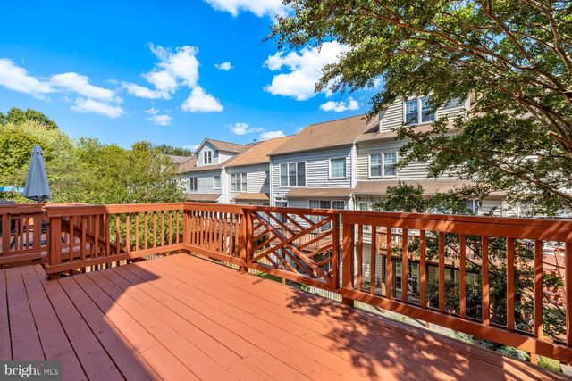 9534 LAGERSFIELD CIR, Vienna, VA 22181