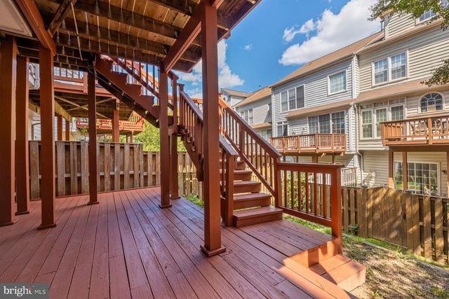 9534 LAGERSFIELD CIR, Vienna, VA 22181