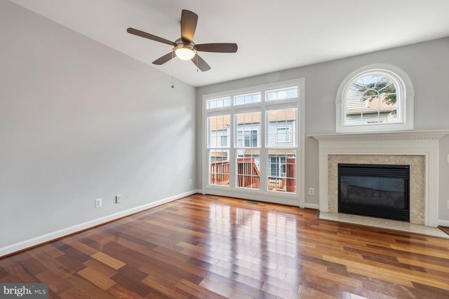 9534 LAGERSFIELD CIR, Vienna, VA 22181