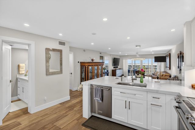 1523 E Hillsboro Boulevard 734, Deerfield Beach, FL 33441