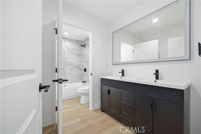 1106 W 74th Street, Los Angeles, CA 90044