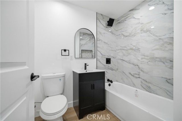 1106 W 74th Street, Los Angeles, CA 90044