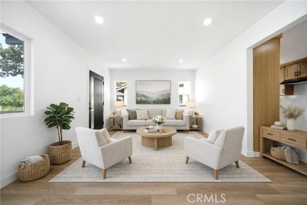 1106 W 74th Street, Los Angeles, CA 90044