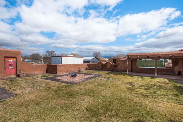 8 Vista De Las Cruces Road, Los Lunas, NM 87031