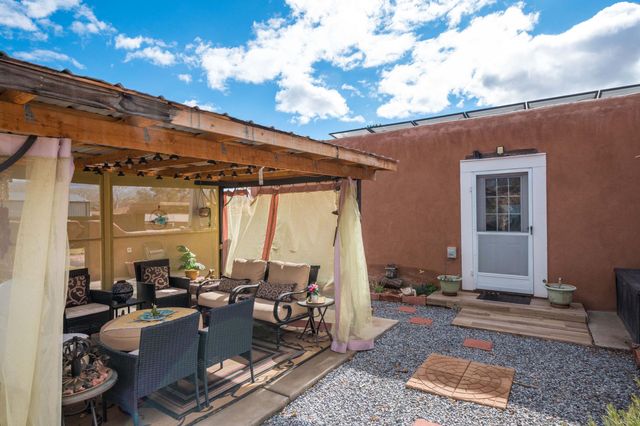 8 Vista De Las Cruces Road, Los Lunas, NM 87031