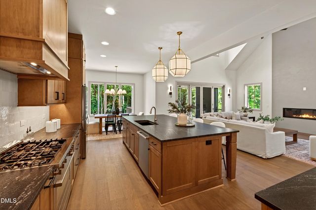 176 Clementine Way, Chapel Hill, NC 27516