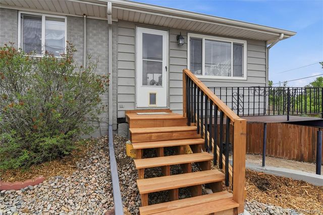 9570 W 54th Place, Arvada, CO 80002