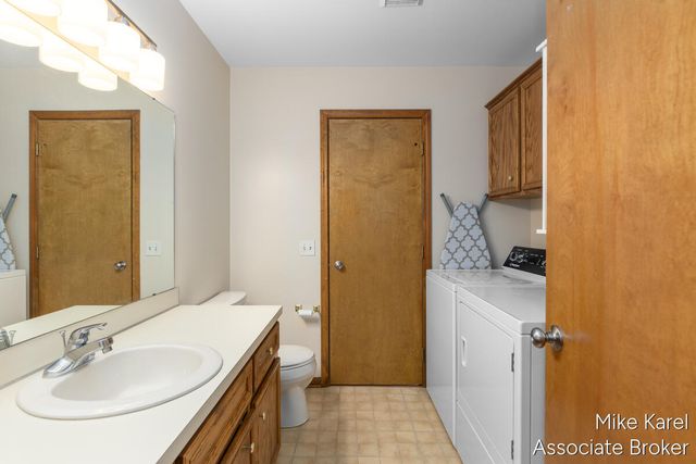 3829 Black Creek Drive, Hudsonville, MI 49426