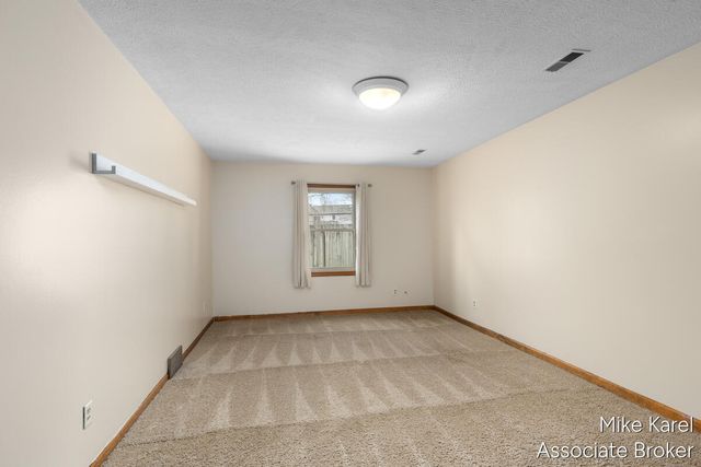 3829 Black Creek Drive, Hudsonville, MI 49426