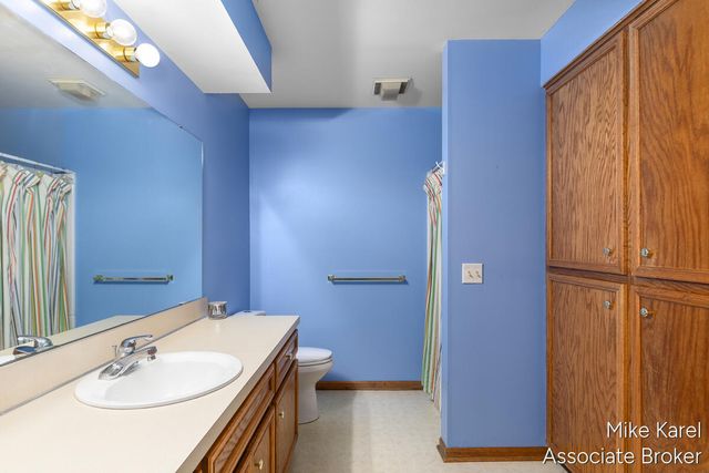 3829 Black Creek Drive, Hudsonville, MI 49426