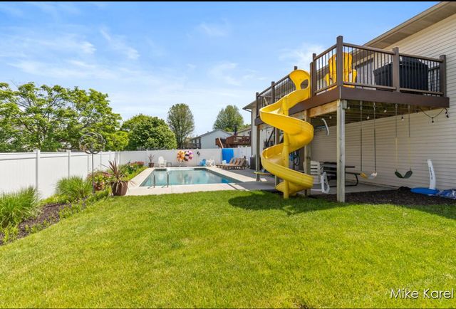 3829 Black Creek Drive, Hudsonville, MI 49426