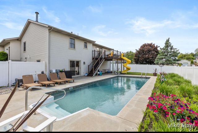 3829 Black Creek Drive, Hudsonville, MI 49426