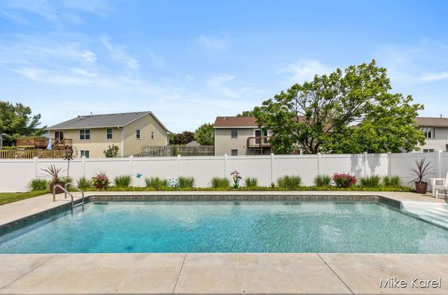 3829 Black Creek Drive, Hudsonville, MI 49426