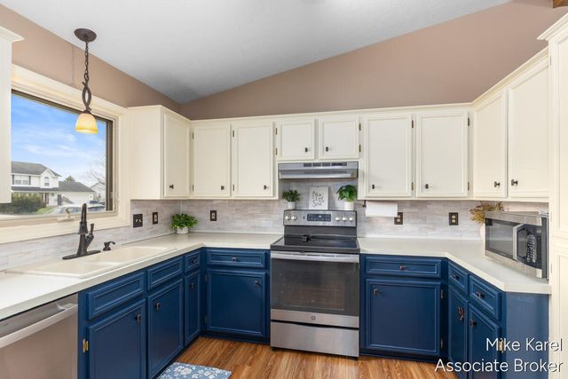 3829 Black Creek Drive, Hudsonville, MI 49426