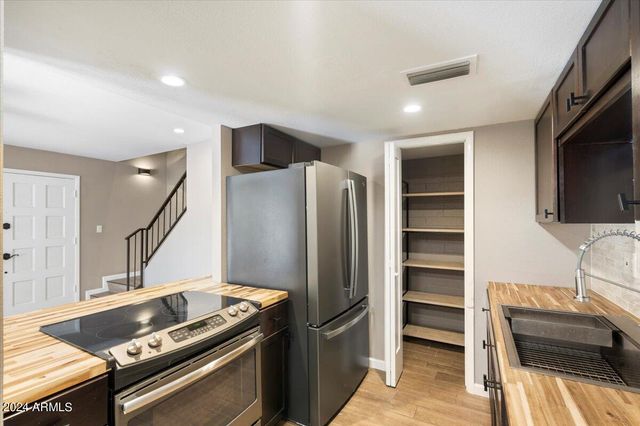 7810 E KEIM Drive, Scottsdale, AZ 85250