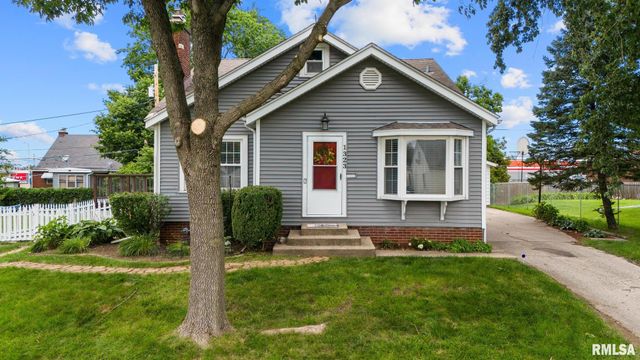 1323 W CIRCLE Road, Peoria, IL 61604