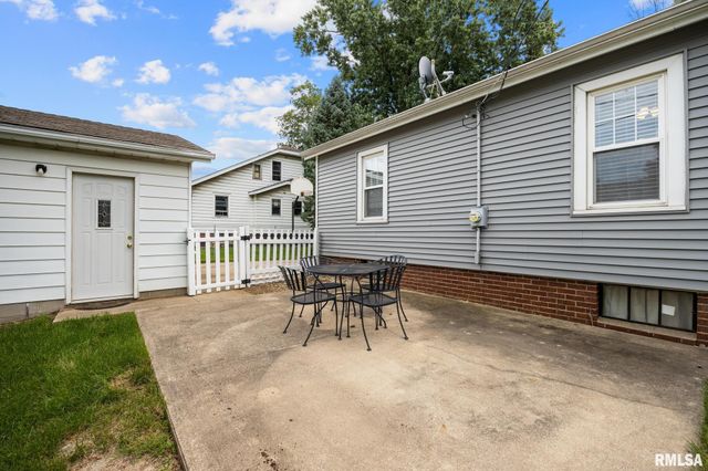 1323 W CIRCLE Road, Peoria, IL 61604