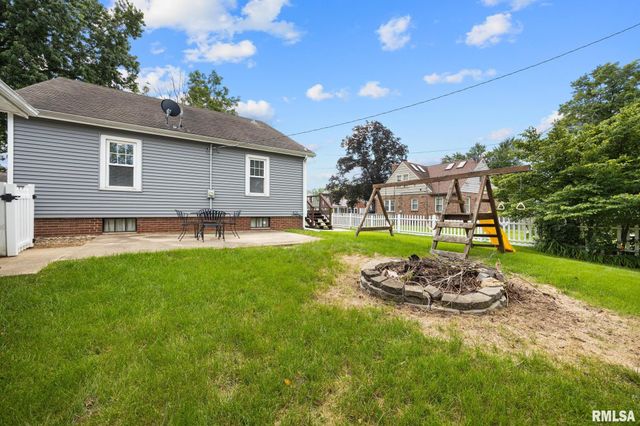1323 W CIRCLE Road, Peoria, IL 61604
