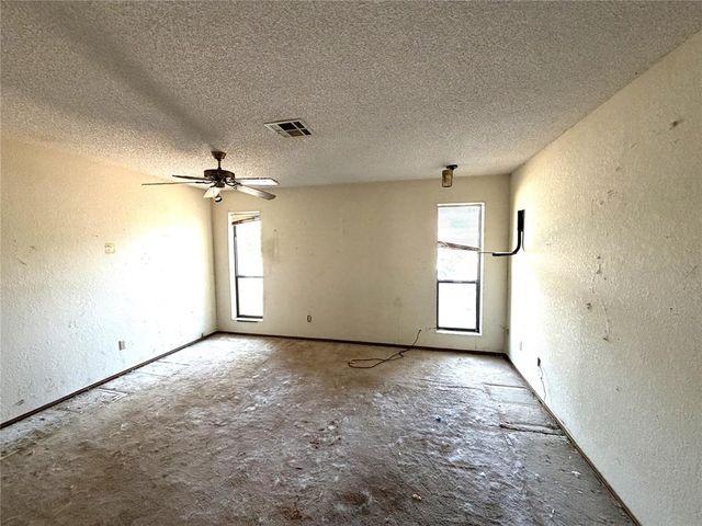 10408 NW 40th Street, Yukon, OK 73099