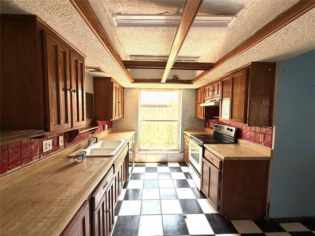 10408 NW 40th Street, Yukon, OK 73099