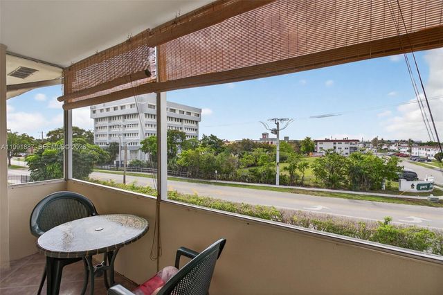 4299 NW 16th St 310, Lauderhill, FL 33313