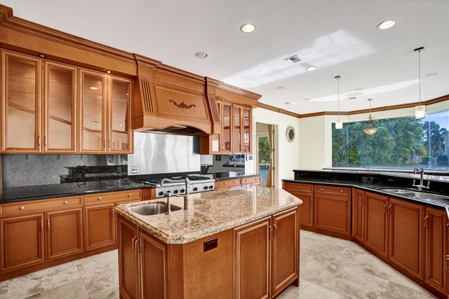 2330 NE 31st Court, Lighthouse Point, FL 33064