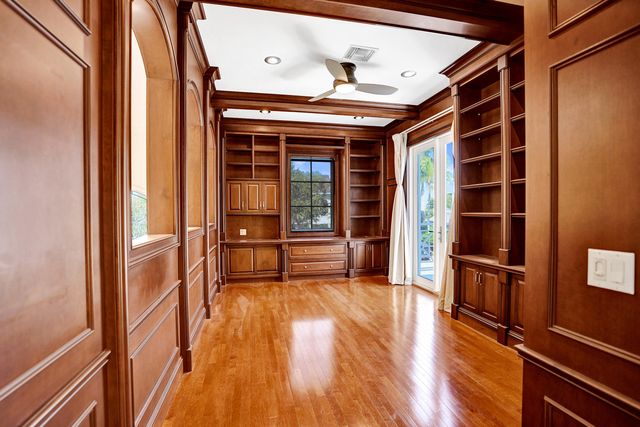 2330 NE 31st Court, Lighthouse Point, FL 33064