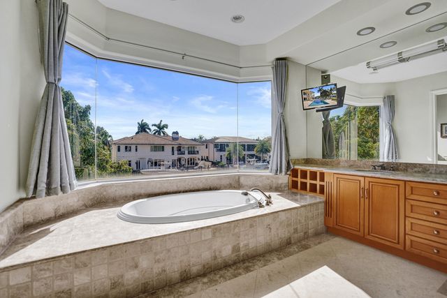 2330 NE 31st Court, Lighthouse Point, FL 33064